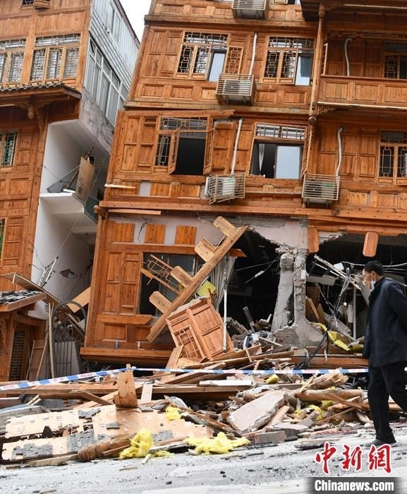 Trung Quốc: Xảy ra 13 dư chấn sau động đất tại Tứ Xuyên
